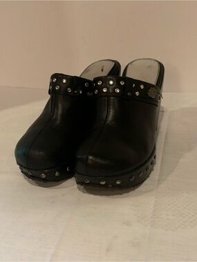 Harley-Davidson Women's Coral studded black leather clogs woman size 8 1/2